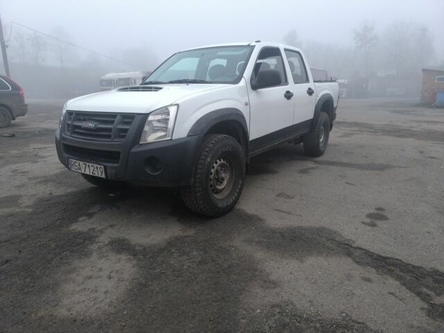 Білий Ісузу D-Max, об'ємом двигуна 2.5 л та пробігом 425 тис. км за 8894 $, фото 1 на Automoto.ua