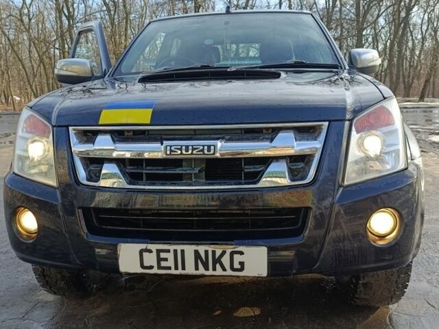 Черный Исузу Д-Макс, объемом двигателя 2.5 л и пробегом 103 тыс. км за 4200 $, фото 1 на Automoto.ua
