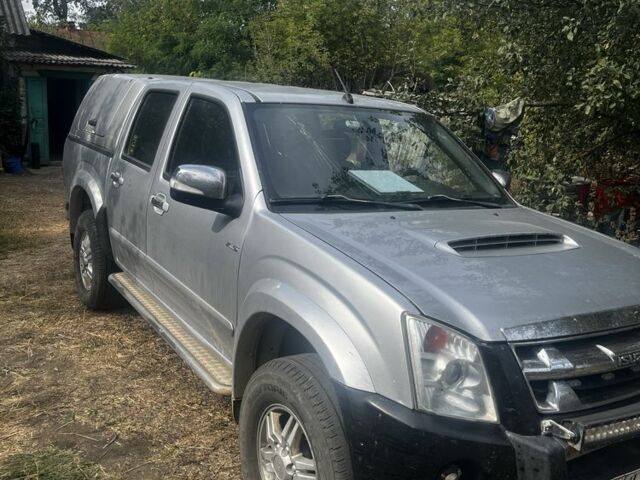 Сірий Ісузу D-Max, об'ємом двигуна 3 л та пробігом 363 тис. км за 7100 $, фото 1 на Automoto.ua