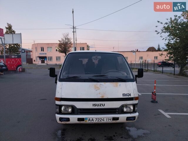 Белый Исузу Миди, объемом двигателя 2 л и пробегом 198 тыс. км за 1251 $, фото 1 на Automoto.ua