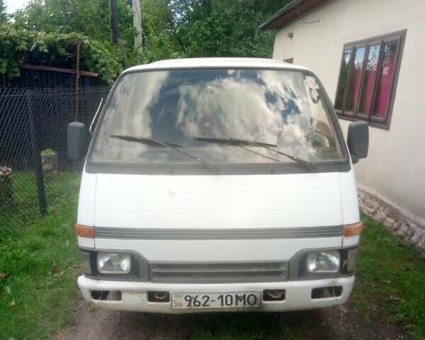 Белый Исузу Миди, объемом двигателя 2.38 л и пробегом 450 тыс. км за 1200 $, фото 1 на Automoto.ua
