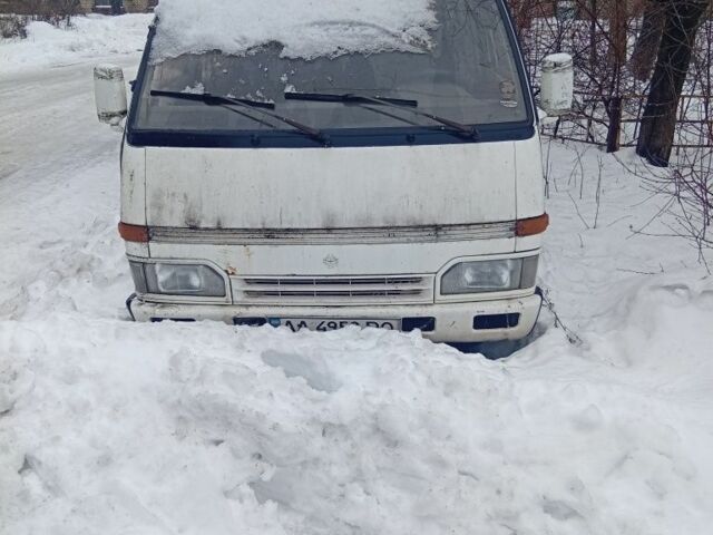 Белый Исузу Миди пасс., объемом двигателя 2.2 л и пробегом 777 тыс. км за 500 $, фото 1 на Automoto.ua