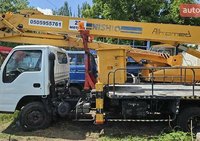 Белый Исузу НЛР, объемом двигателя 4.7 л и пробегом 112 тыс. км за 50000 $, фото 1 на Automoto.ua