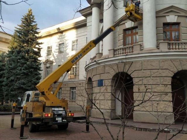 Білий Ісузу NQR, об'ємом двигуна 4.7 л та пробігом 98 тис. км за 26000 $, фото 1 на Automoto.ua