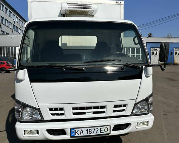 Белый Исузу НКР, объемом двигателя 4.57 л и пробегом 512 тыс. км за 13500 $, фото 1 на Automoto.ua
