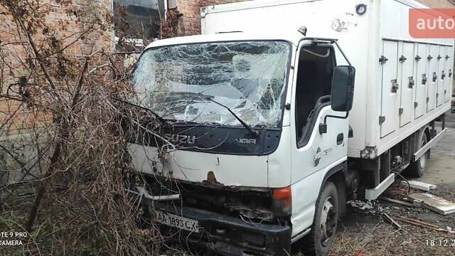 Белый Исузу НКР, объемом двигателя 4.57 л и пробегом 20 тыс. км за 2100 $, фото 1 на Automoto.ua