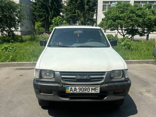 Белый Исузу Пикап, объемом двигателя 2.5 л и пробегом 240 тыс. км за 5500 $, фото 1 на Automoto.ua
