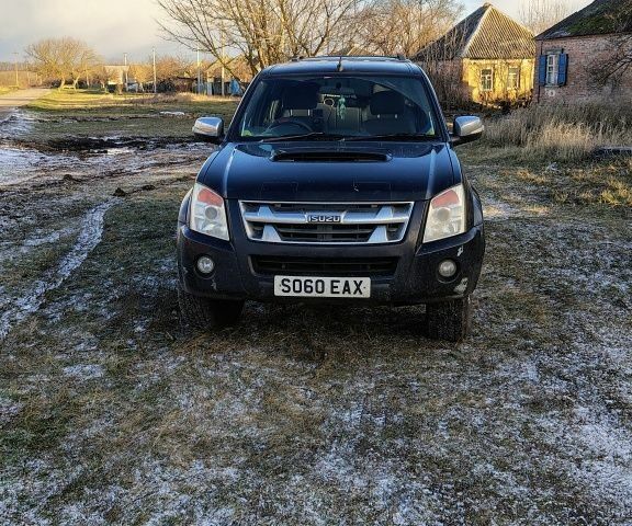 Черный Исузу Родео, объемом двигателя 0 л и пробегом 200 тыс. км за 4700 $, фото 1 на Automoto.ua
