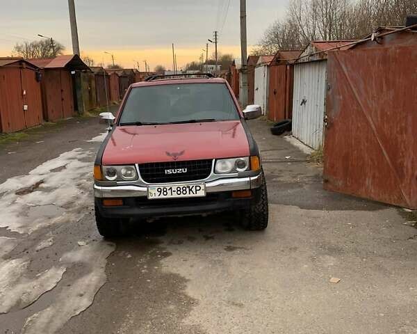 Красный Исузу Родео, объемом двигателя 3.2 л и пробегом 300 тыс. км за 1500 $, фото 1 на Automoto.ua