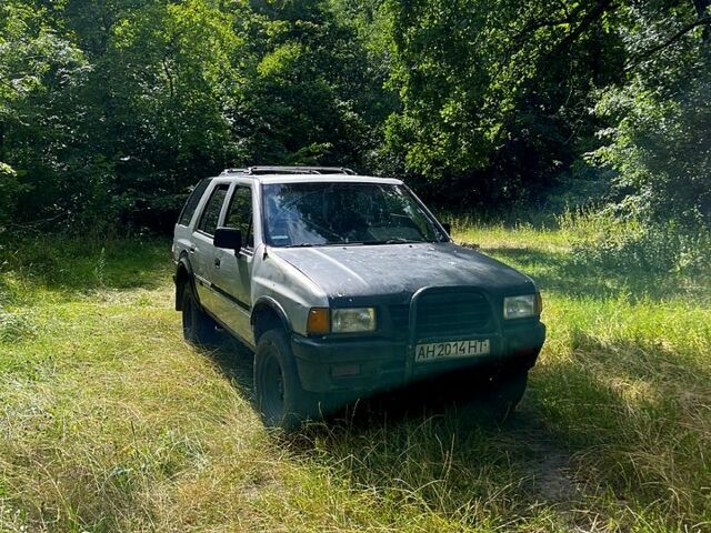 Сірий Ісузу Rodeo, об'ємом двигуна 2.6 л та пробігом 200 тис. км за 1800 $, фото 1 на Automoto.ua