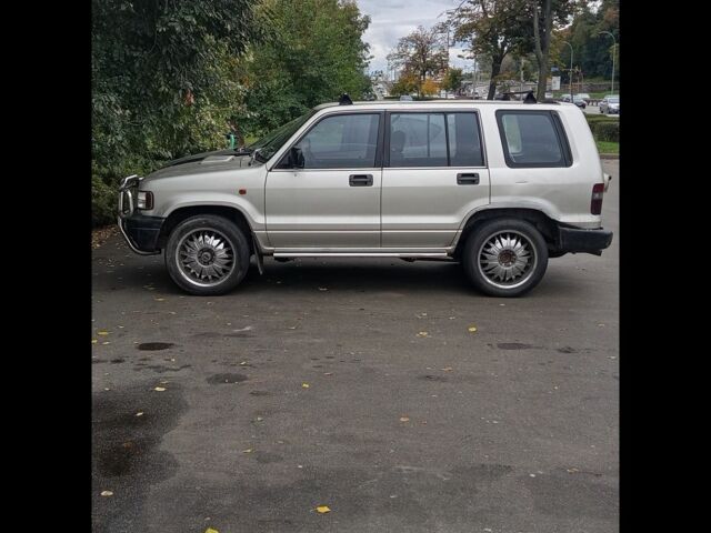 Сірий Ісузу Trooper, об'ємом двигуна 3.1 л та пробігом 260 тис. км за 4900 $, фото 1 на Automoto.ua