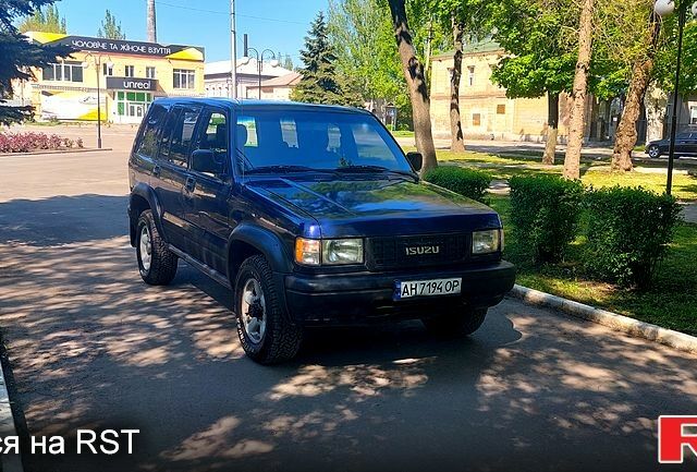 Синій Ісузу Trooper, об'ємом двигуна 3.2 л та пробігом 236 тис. км за 4000 $, фото 1 на Automoto.ua