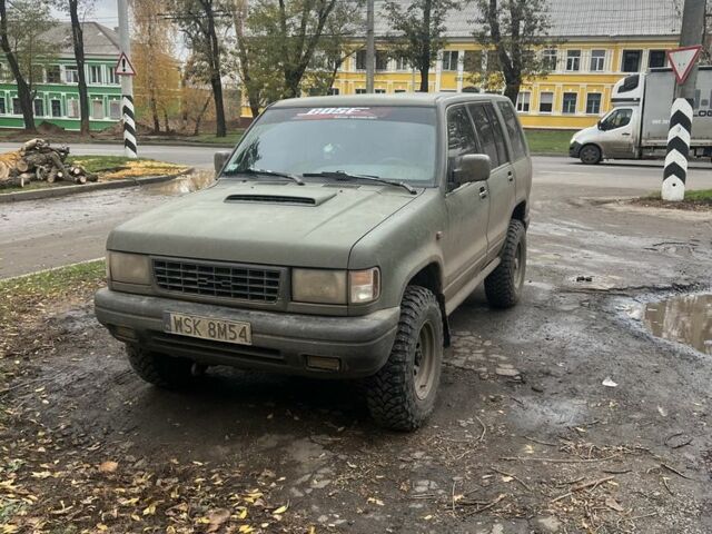 Зеленый Исузу Трупер, объемом двигателя 3.1 л и пробегом 348 тыс. км за 4300 $, фото 1 на Automoto.ua