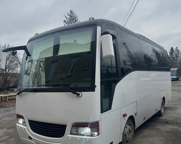 Білий Ісузу Turquoise, об'ємом двигуна 4.75 л та пробігом 250 тис. км за 19000 $, фото 1 на Automoto.ua