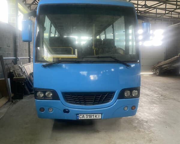 Синий Исузу Туркузе, объемом двигателя 4.75 л и пробегом 500 тыс. км за 10499 $, фото 1 на Automoto.ua