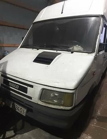 Белый Ивеко Дейли 4x4, объемом двигателя 2.8 л и пробегом 500 тыс. км за 2150 $, фото 1 на Automoto.ua