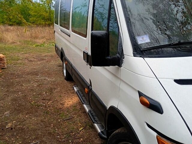 Белый Ивеко Дейли, объемом двигателя 2.8 л и пробегом 500 тыс. км за 5000 $, фото 1 на Automoto.ua