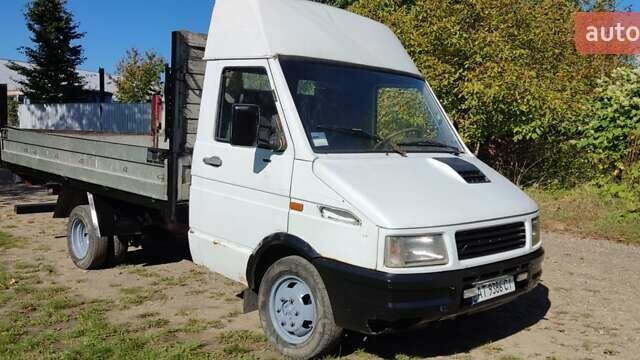 Белый Ивеко Дейли, объемом двигателя 2.5 л и пробегом 5 тыс. км за 3650 $, фото 1 на Automoto.ua