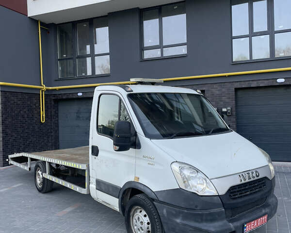 Белый Ивеко Дейли, объемом двигателя 2.3 л и пробегом 350 тыс. км за 11700 $, фото 1 на Automoto.ua