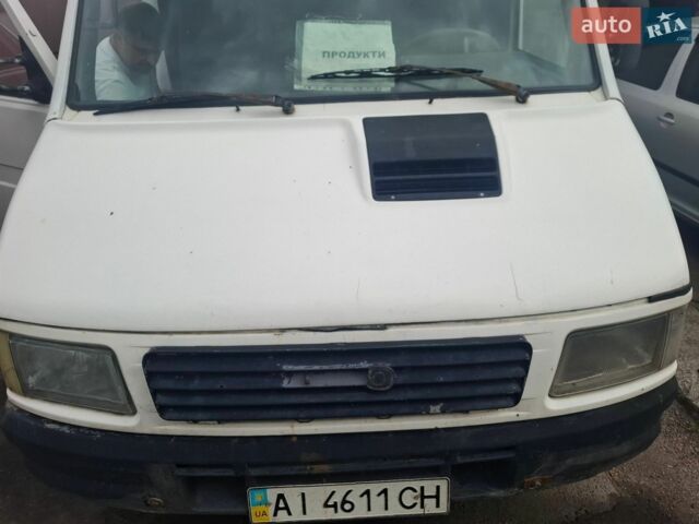 Білий Івеко Дейлі, об'ємом двигуна 2.8 л та пробігом 800 тис. км за 3600 $, фото 1 на Automoto.ua