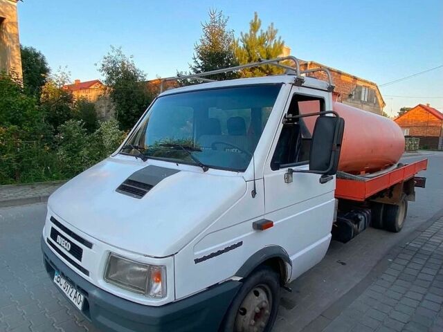 Білий Івеко Дейлі, об'ємом двигуна 2.8 л та пробігом 300 тис. км за 18000 $, фото 1 на Automoto.ua
