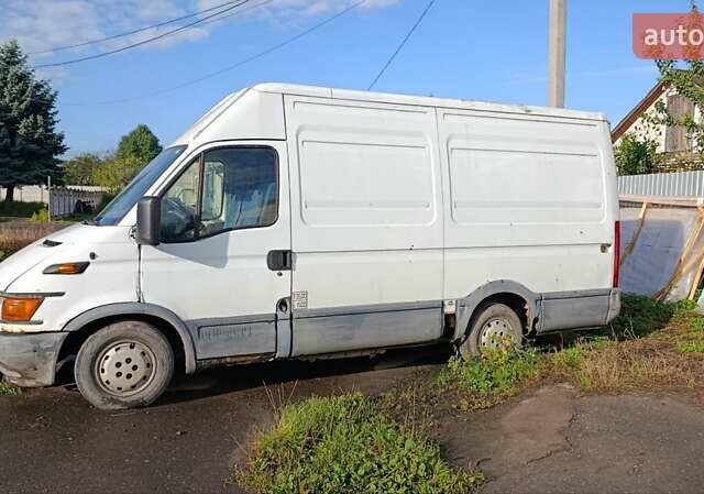 Белый Ивеко Дейли, объемом двигателя 2.8 л и пробегом 600 тыс. км за 3000 $, фото 1 на Automoto.ua