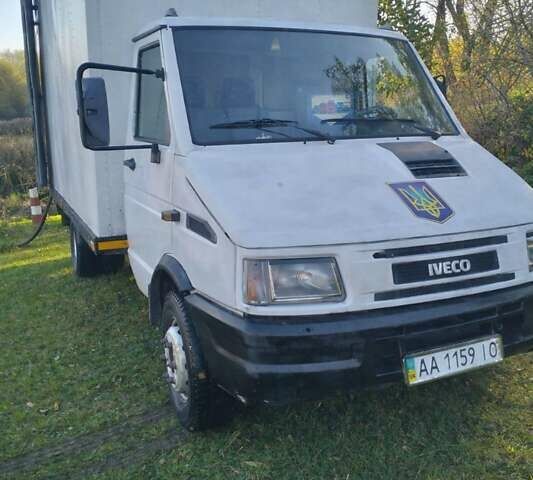 Белый Ивеко Дейли, объемом двигателя 2.8 л и пробегом 487 тыс. км за 5000 $, фото 1 на Automoto.ua