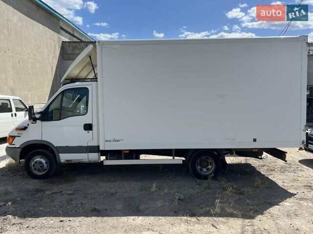 Белый Ивеко Дейли, объемом двигателя 2.8 л и пробегом 330 тыс. км за 8700 $, фото 1 на Automoto.ua