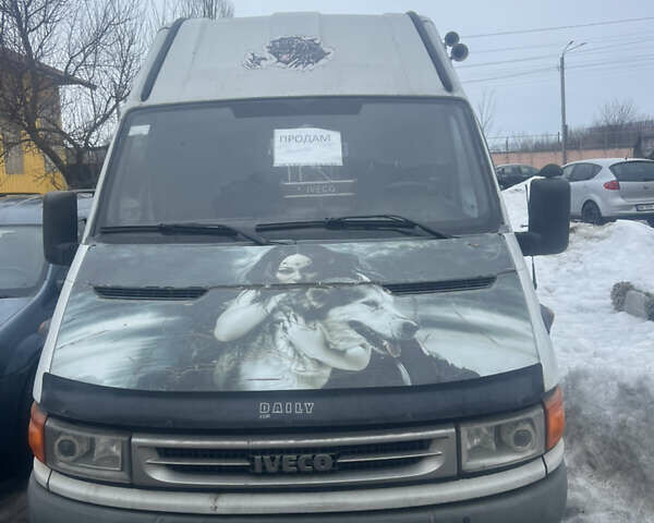 Белый Ивеко Дейли, объемом двигателя 2.8 л и пробегом 288 тыс. км за 5500 $, фото 1 на Automoto.ua