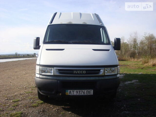 Белый Ивеко Дейли, объемом двигателя 2.3 л и пробегом 240 тыс. км за 5900 $, фото 1 на Automoto.ua