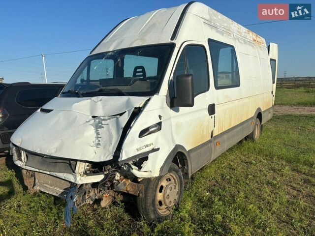 Белый Ивеко Дейли, объемом двигателя 3 л и пробегом 500 тыс. км за 3500 $, фото 1 на Automoto.ua