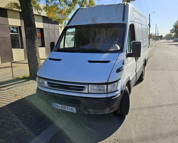 Белый Ивеко Дейли, объемом двигателя 2.3 л и пробегом 346 тыс. км за 4300 $, фото 1 на Automoto.ua