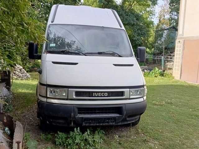 Белый Ивеко Дейли, объемом двигателя 3 л и пробегом 400 тыс. км за 6500 $, фото 1 на Automoto.ua