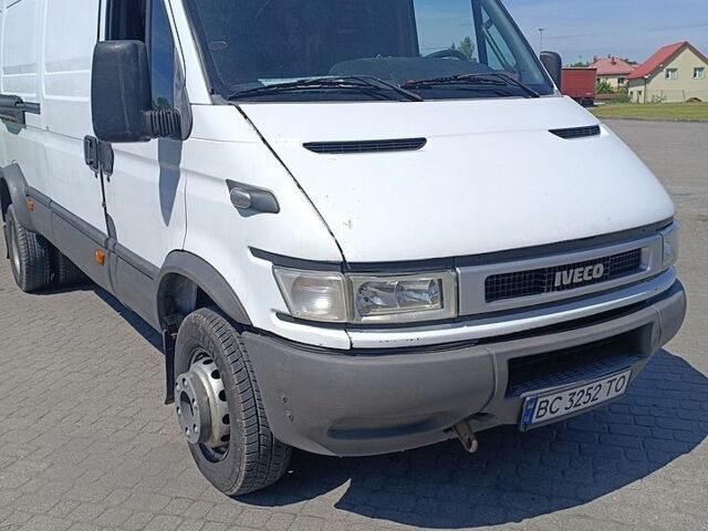 Белый Ивеко Дейли, объемом двигателя 3 л и пробегом 320 тыс. км за 7700 $, фото 1 на Automoto.ua