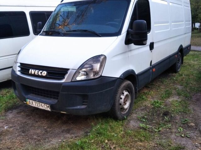 Белый Ивеко Дейли, объемом двигателя 3 л и пробегом 65 тыс. км за 12000 $, фото 1 на Automoto.ua