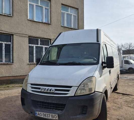 Белый Ивеко Дейли, объемом двигателя 2.29 л и пробегом 420 тыс. км за 8000 $, фото 1 на Automoto.ua