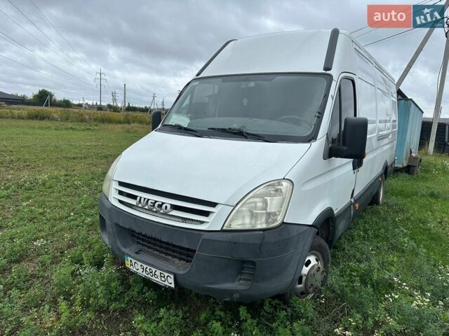 Белый Ивеко Дейли, объемом двигателя 3 л и пробегом 470 тыс. км за 5800 $, фото 1 на Automoto.ua