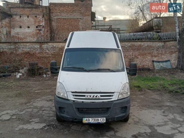 Білий Івеко Дейлі, об'ємом двигуна 3 л та пробігом 270 тис. км за 5300 $, фото 1 на Automoto.ua