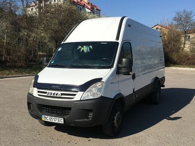 Белый Ивеко Дейли, объемом двигателя 3 л и пробегом 690 тыс. км за 13500 $, фото 1 на Automoto.ua