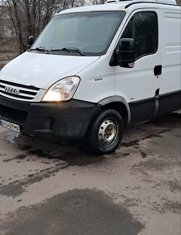Білий Івеко Дейлі, об'ємом двигуна 2.3 л та пробігом 289 тис. км за 8000 $, фото 1 на Automoto.ua