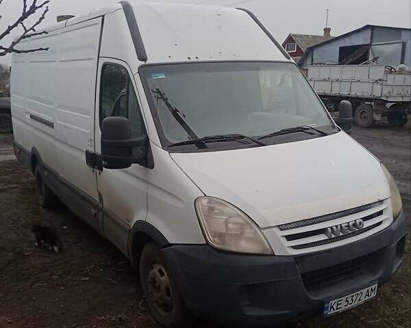 Белый Ивеко Дейли, объемом двигателя 3 л и пробегом 570 тыс. км за 8000 $, фото 1 на Automoto.ua