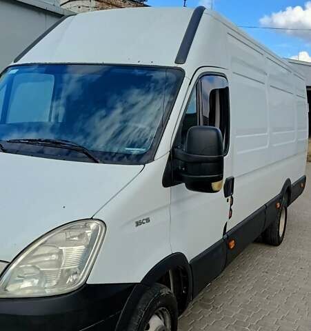 Белый Ивеко Дейли, объемом двигателя 3 л и пробегом 395 тыс. км за 10900 $, фото 1 на Automoto.ua