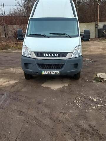 Білий Івеко Дейлі, об'ємом двигуна 3 л та пробігом 325 тис. км за 9300 $, фото 1 на Automoto.ua