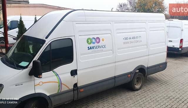 Білий Івеко Дейлі, об'ємом двигуна 3 л та пробігом 324 тис. км за 11000 $, фото 1 на Automoto.ua