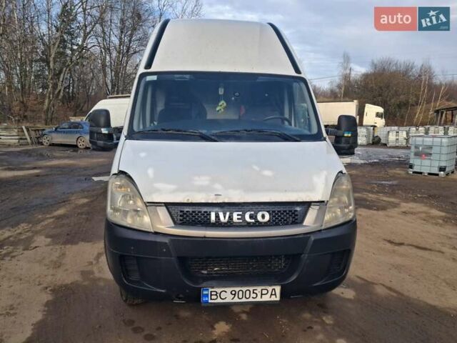 Белый Ивеко Дейли, объемом двигателя 3 л и пробегом 410 тыс. км за 6300 $, фото 1 на Automoto.ua