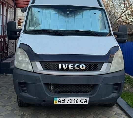 Білий Івеко Дейлі, об'ємом двигуна 3 л та пробігом 382 тис. км за 15950 $, фото 1 на Automoto.ua