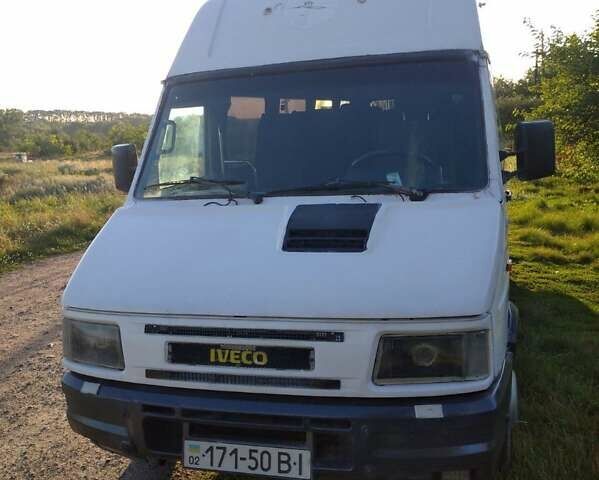 Белый Ивеко Дейли, объемом двигателя 2.8 л и пробегом 150 тыс. км за 3200 $, фото 1 на Automoto.ua