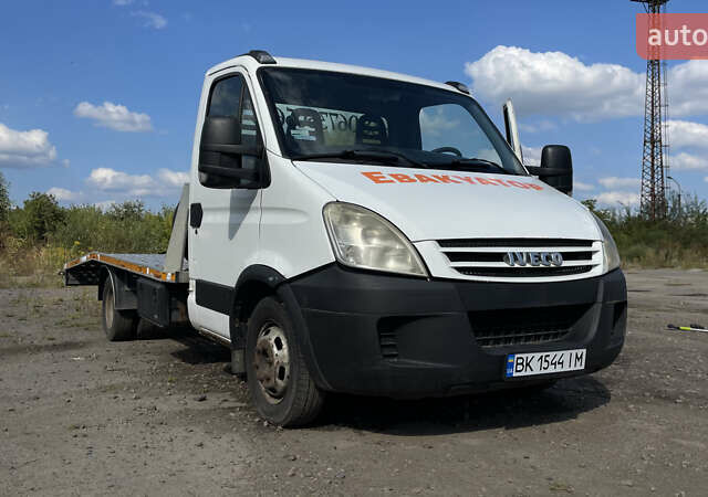 Белый Ивеко Дейли, объемом двигателя 3 л и пробегом 200 тыс. км за 9200 $, фото 1 на Automoto.ua