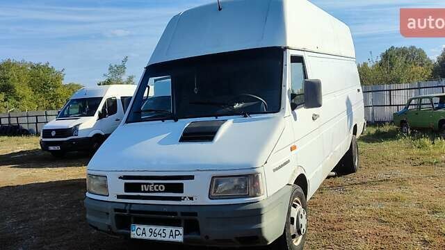 Белый Ивеко Дейли, объемом двигателя 2.8 л и пробегом 678 тыс. км за 3200 $, фото 1 на Automoto.ua
