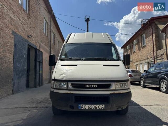 Белый Ивеко Дейли, объемом двигателя 2.3 л и пробегом 349 тыс. км за 5500 $, фото 1 на Automoto.ua